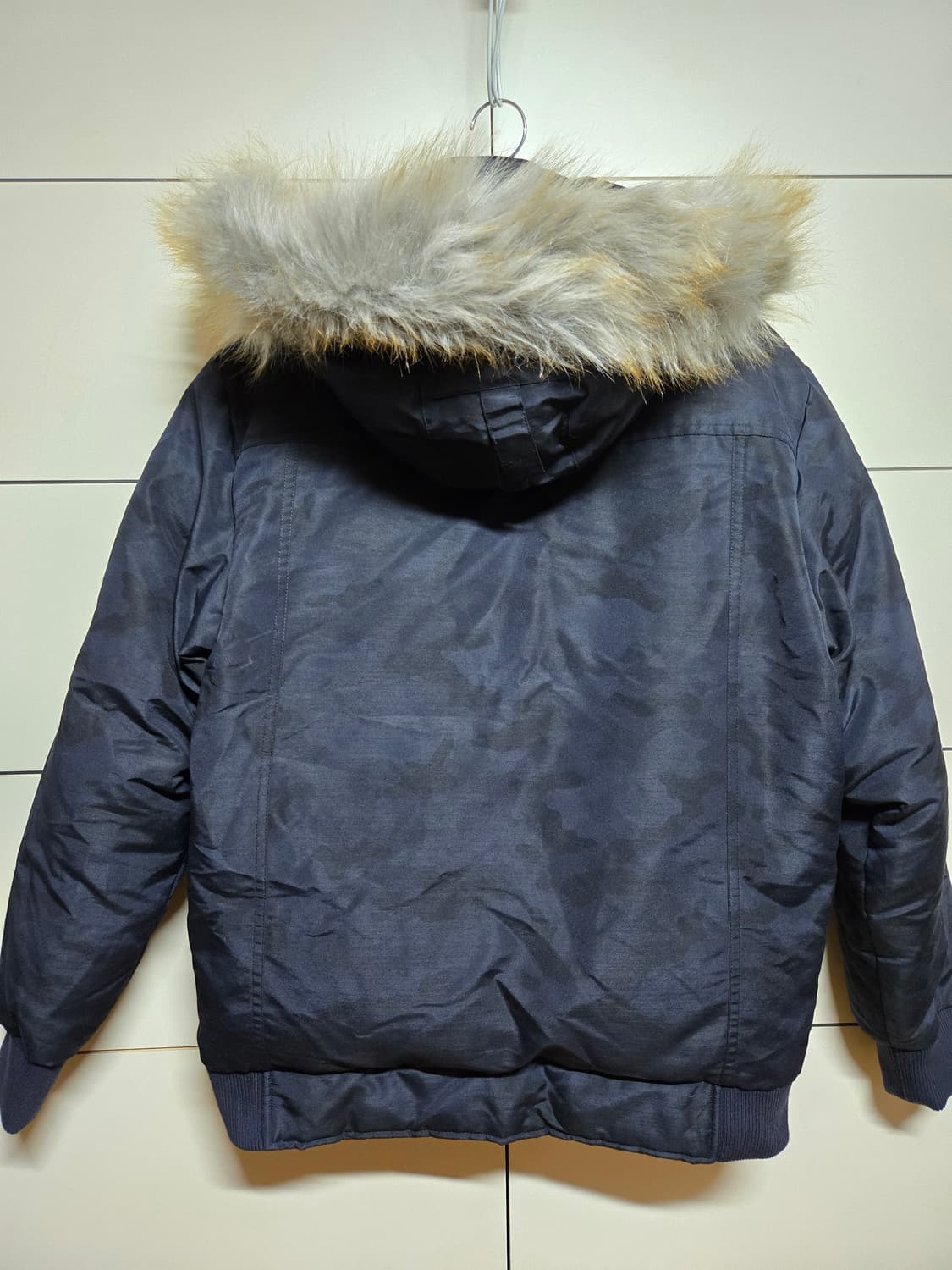 아디다스 남성 카모 에어다운 봄버 패딩(95사이즈) 상품이미지6