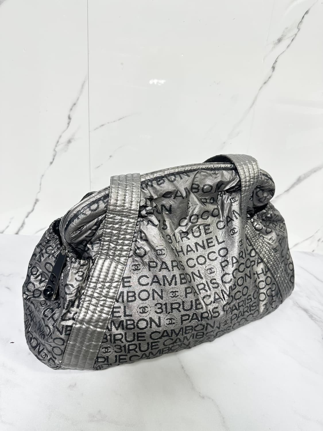 [A 정품] 샤넬 크루즈 토트 숄더백 실버 상품이미지2