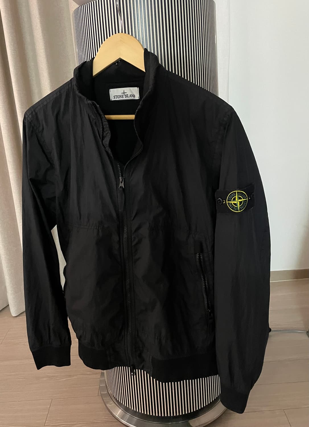스톤아일랜드 크링클랩스 바람막이 자켓 24fw 상품이미지1