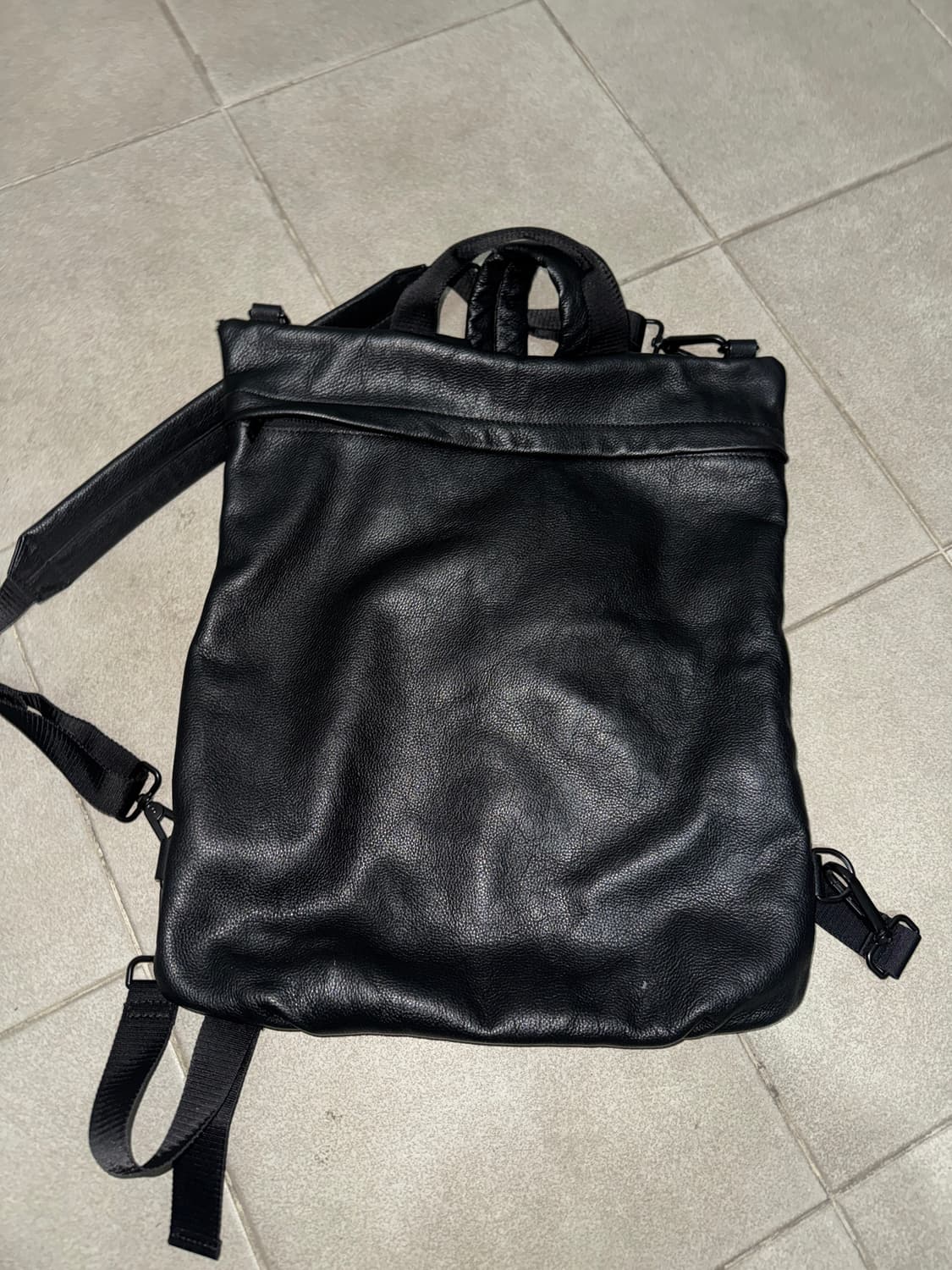 Cos 카우 하이드 레더 백 상품이미지4