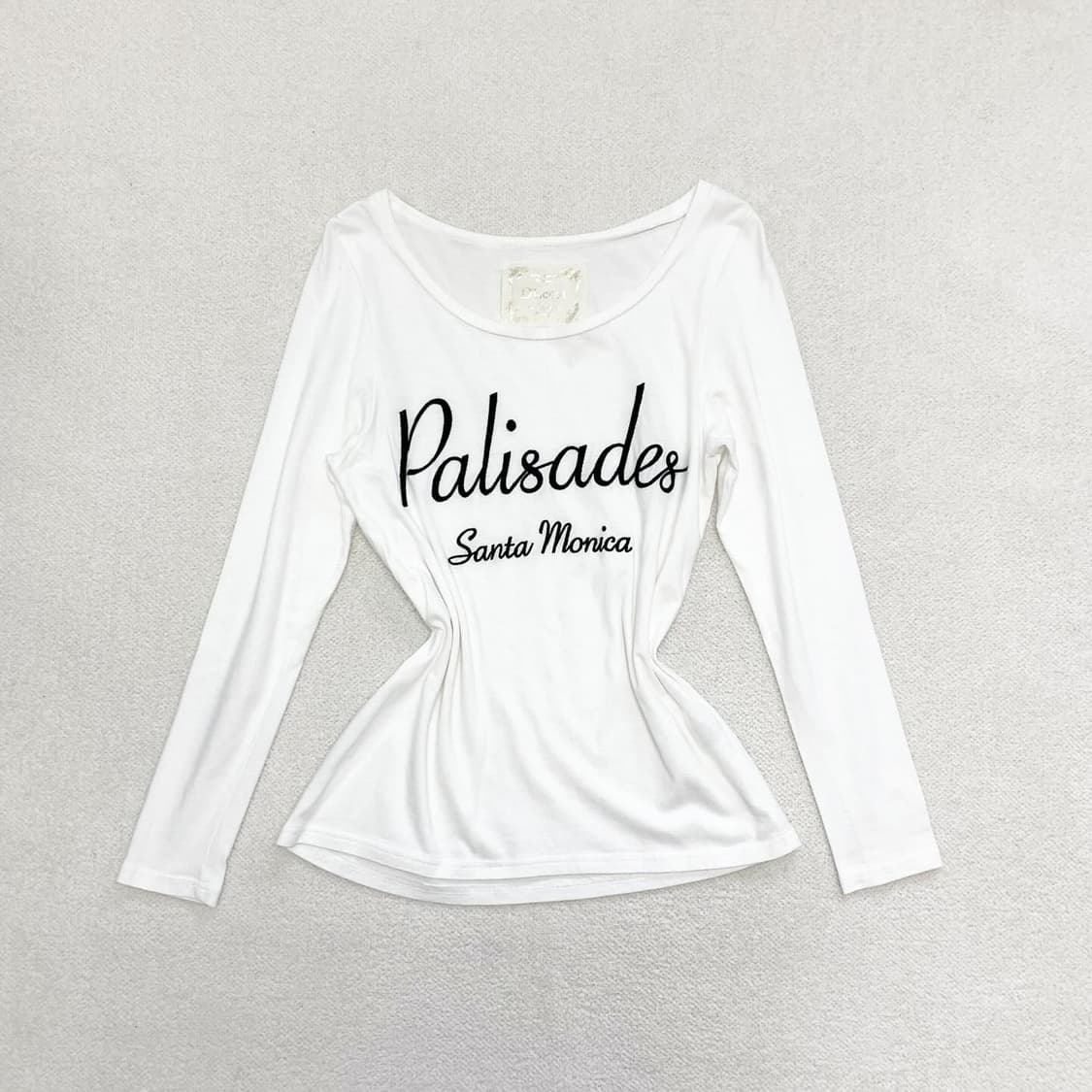 Discoat 레터링자수 롱슬리브 상품이미지1