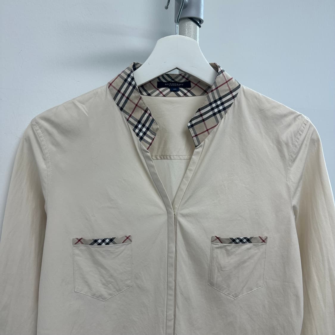 버버리 체크 디테일 셔츠 상품이미지2