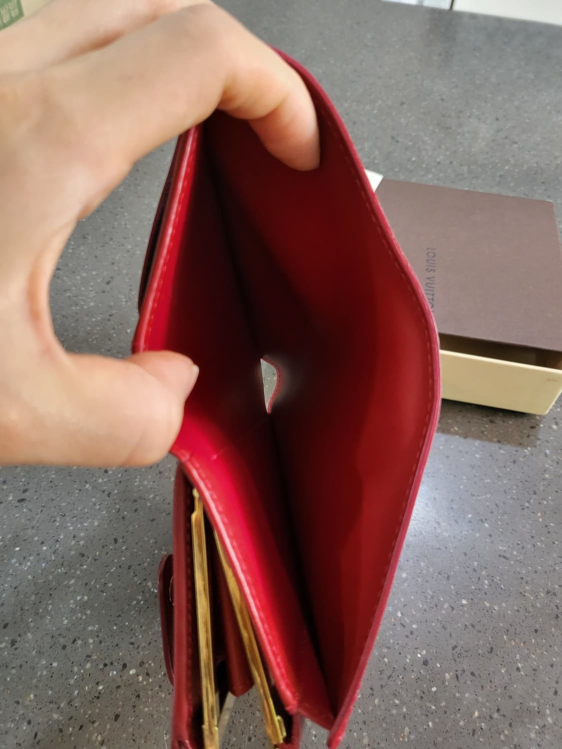 (정품)루이비통 모노그램 버시니 레드 지갑 상품이미지4