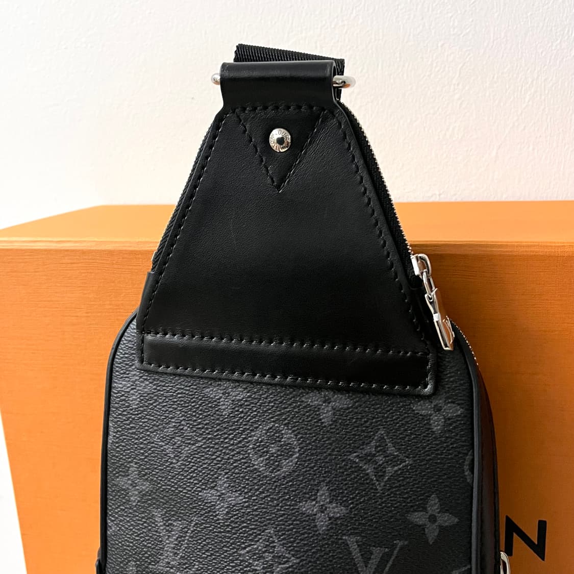 [S급/정품] 루이비통 에비뉴 슬링백PM 이클립스 크로스백 가방 상품이미지5