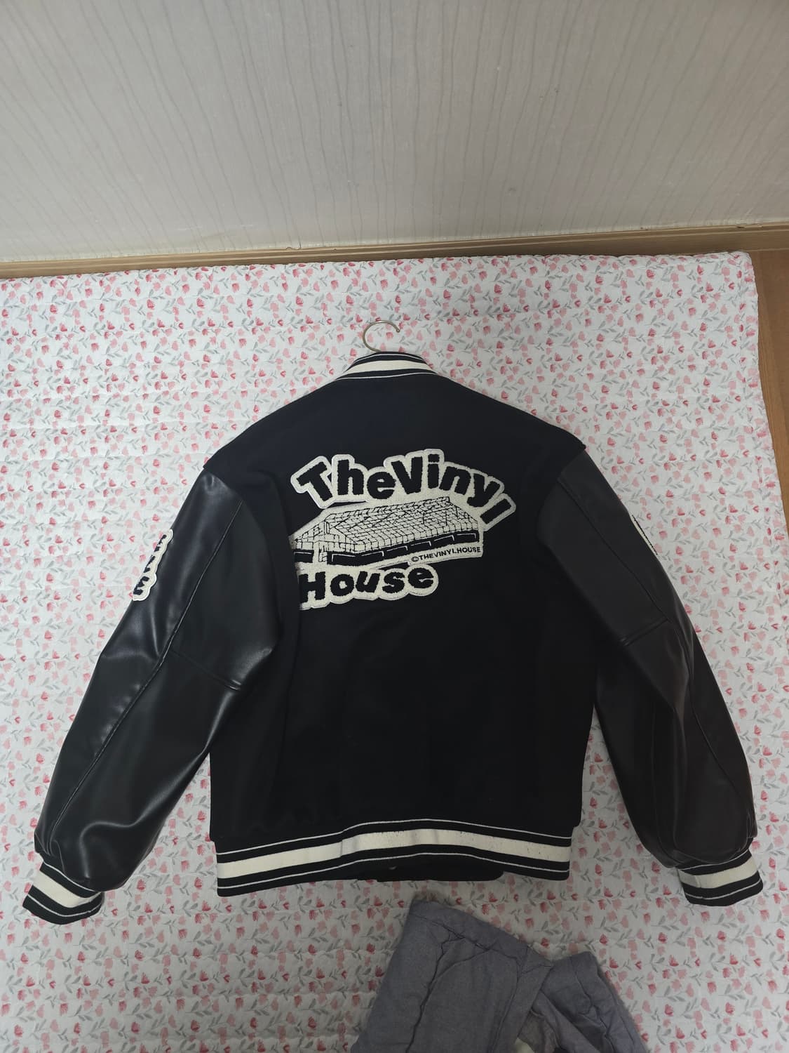 더바이닐하우스 바시티l 상품이미지2