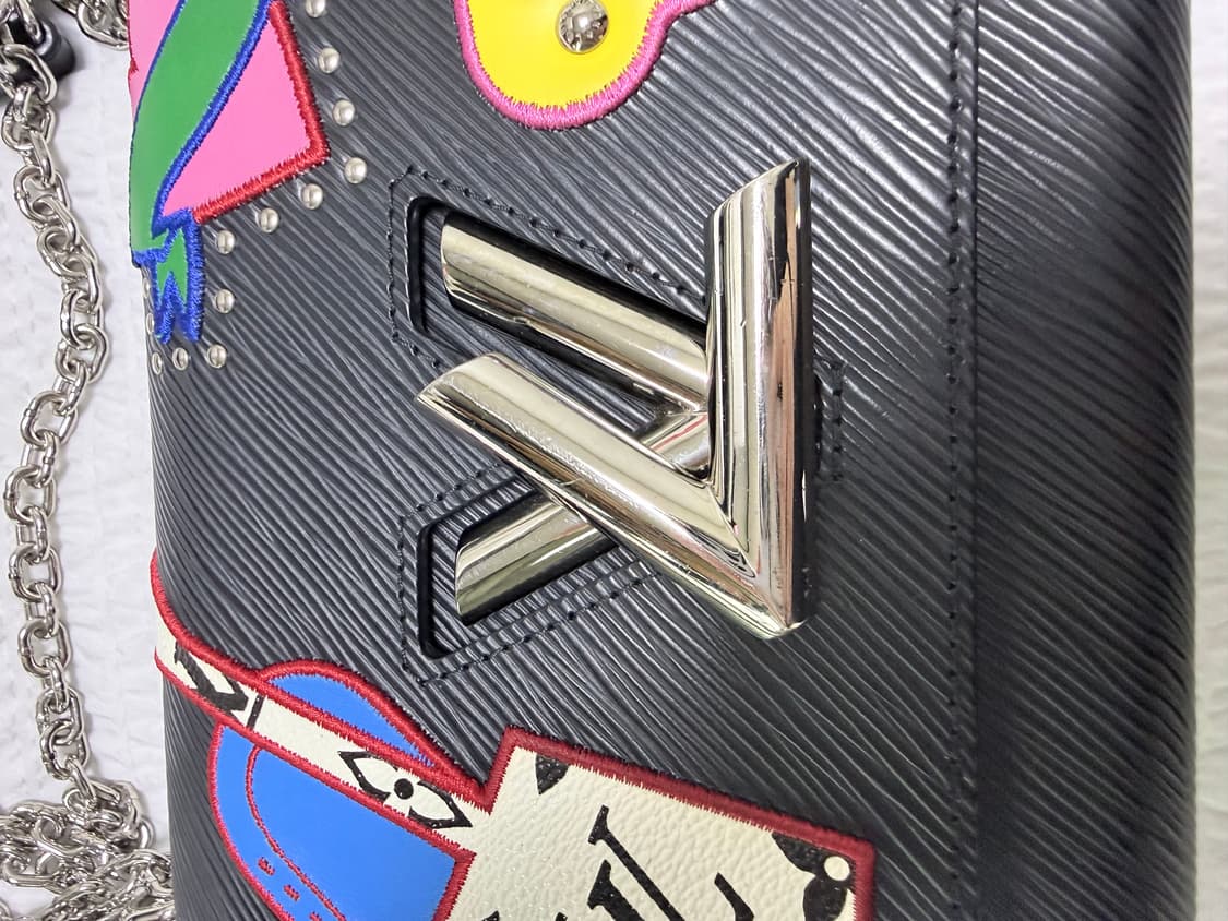 루이비통트위스트MM 한정판 패치 상품이미지3