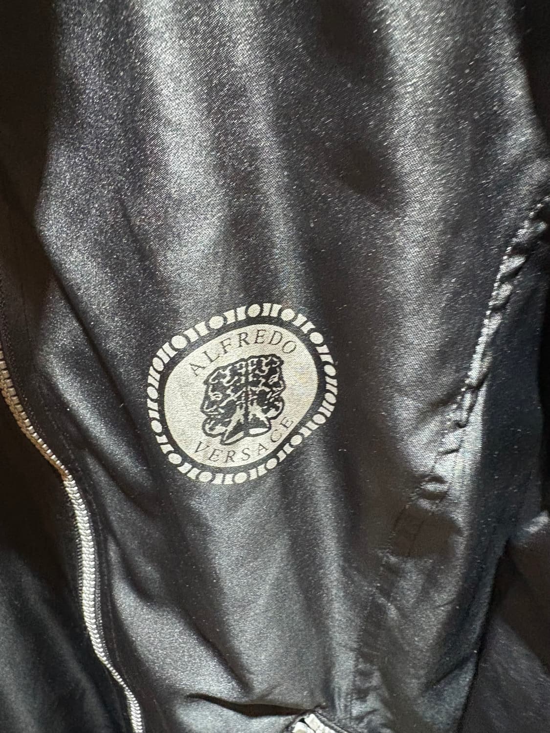 M 베르사체 써클로고 스펠링 나일론 자켓 상품이미지4