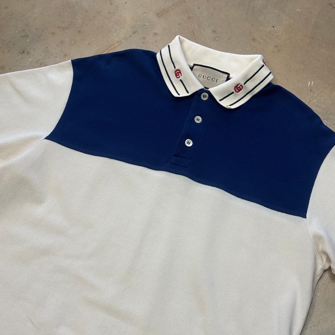 L 구찌 아이보리 네이비 배색 카라 반팔 티셔츠 상품이미지1