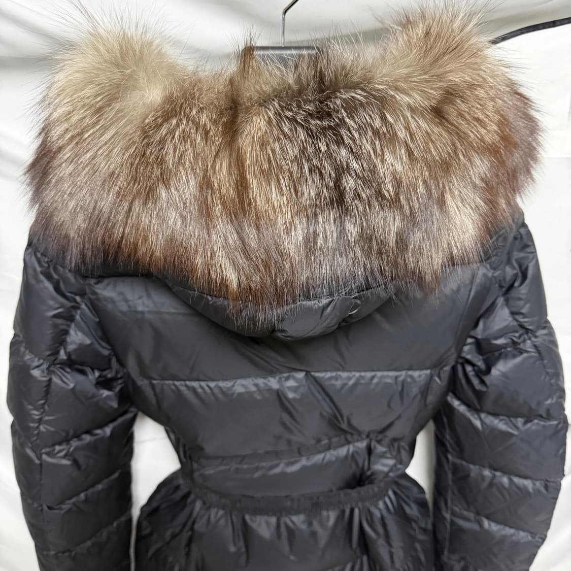 [S+급/00] 몽클레어 보에딕 여성패딩 블랙 폭스퍼 풀구성 상품이미지4