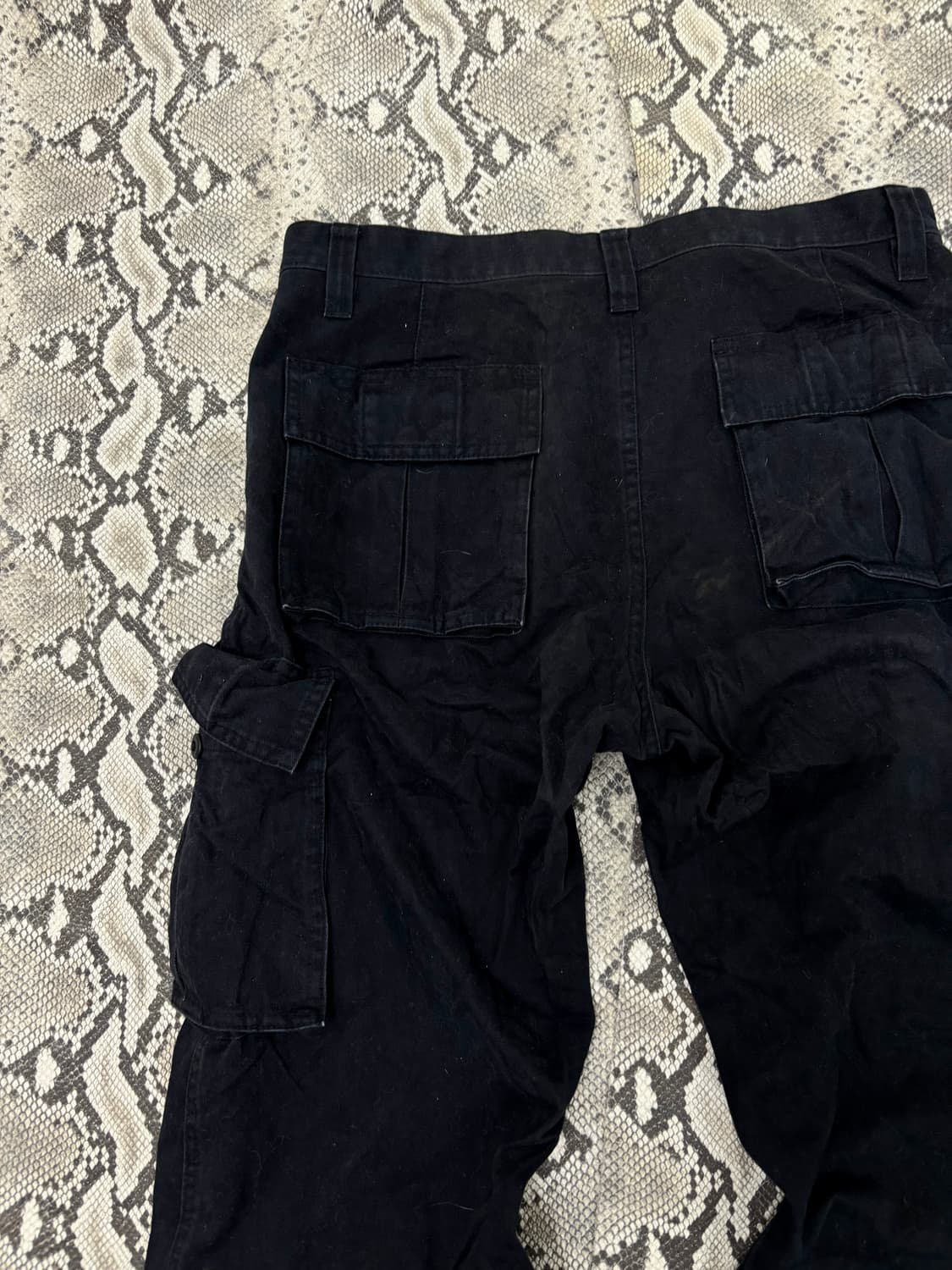 “Vintage” Y2K Black Cargo Pants 상품이미지5