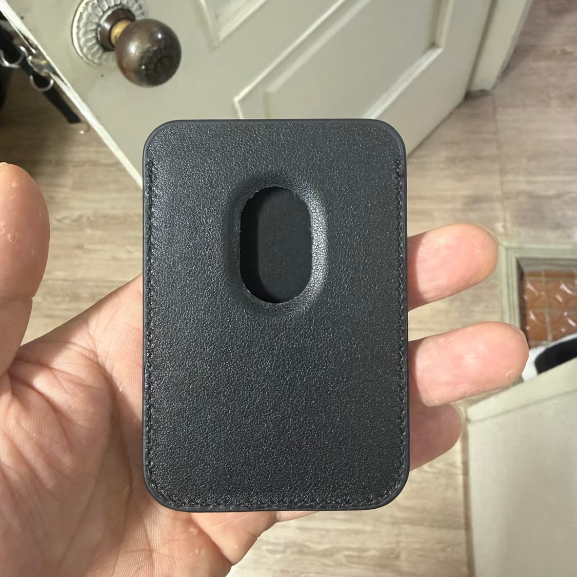 우영미 블랙 아이폰 마그네틱 로고 카드 케이스 상품이미지2