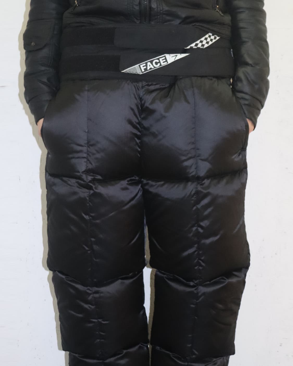 파세타즘 벨크로 디테일 패디드 팬츠 블랙 상품이미지3