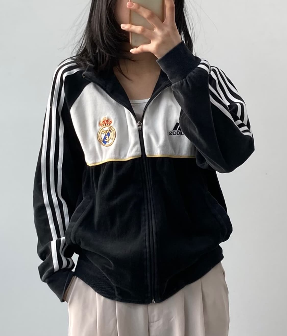 아디다스 레알마드리드 벨벳 트랙탑 상품이미지1