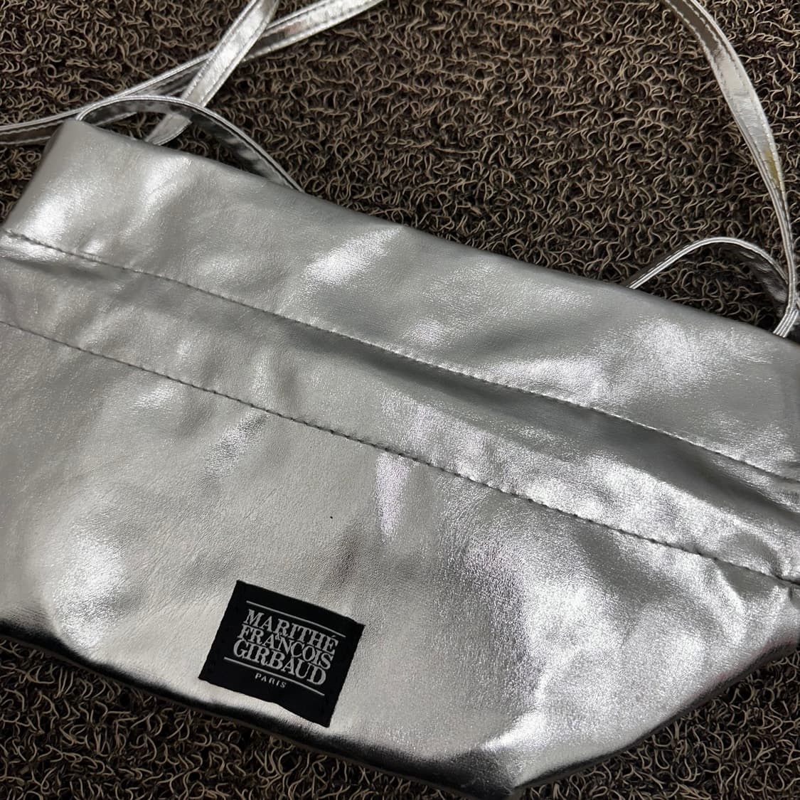 마리떼 프랑소와 저버 실버 여성 크로스백 복조리 가방 상품이미지2