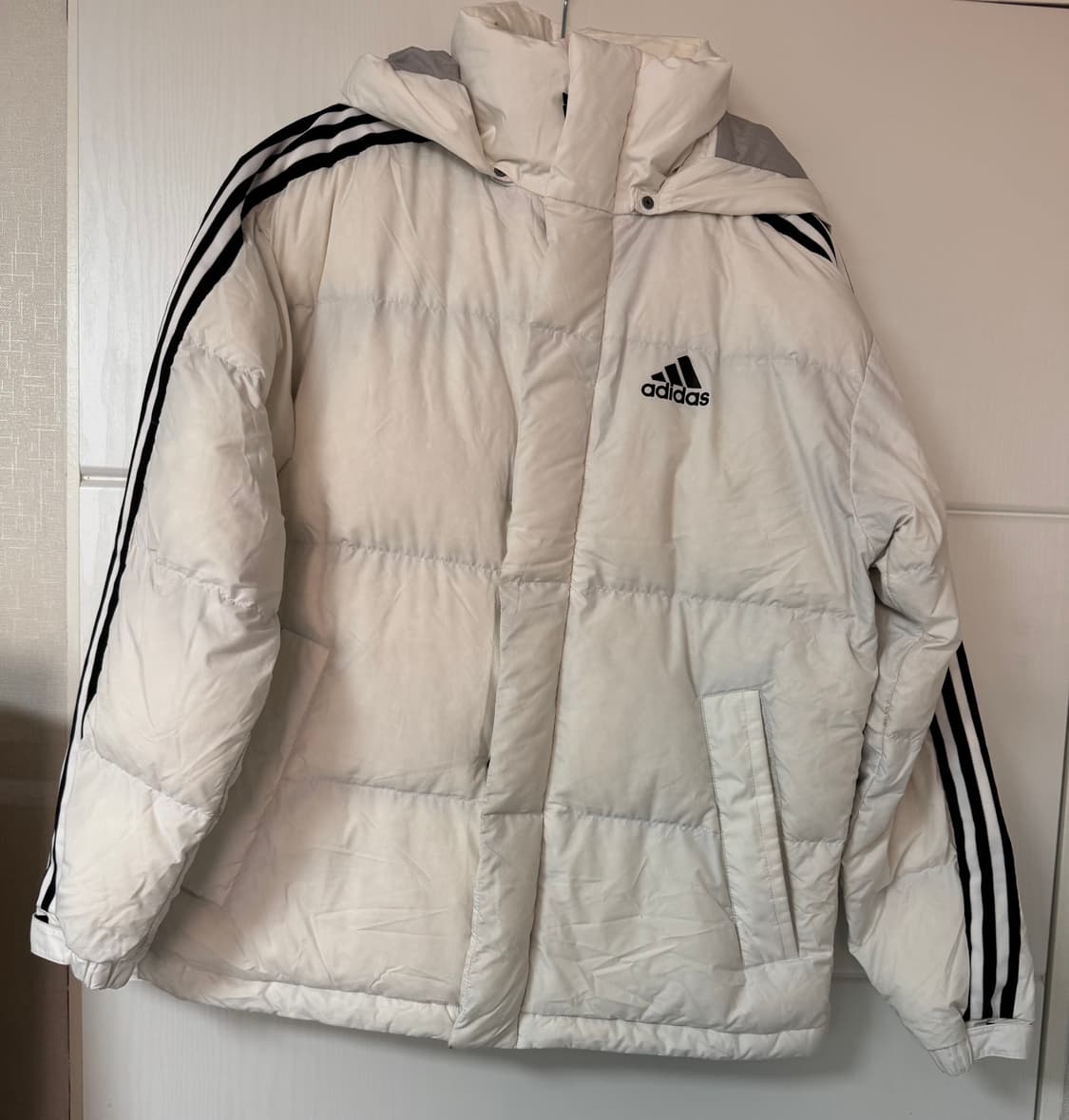 아디다스 흰색 오리털 패딩 M 상품이미지1