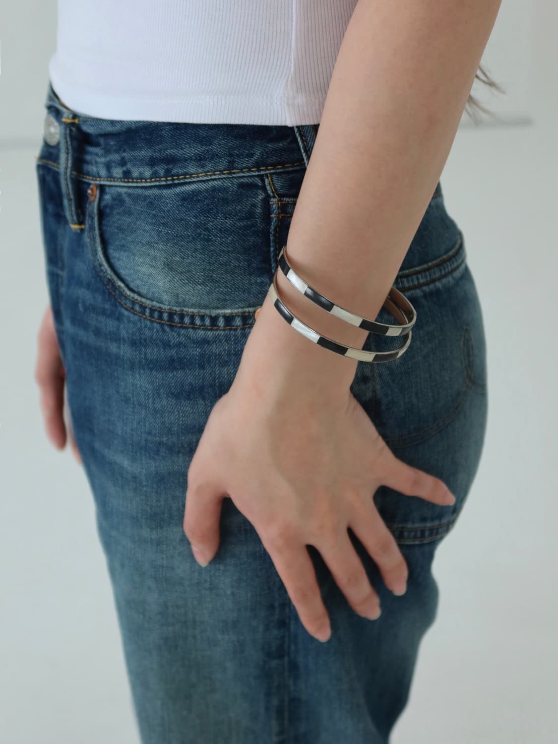 striped metal bangle 상품이미지1