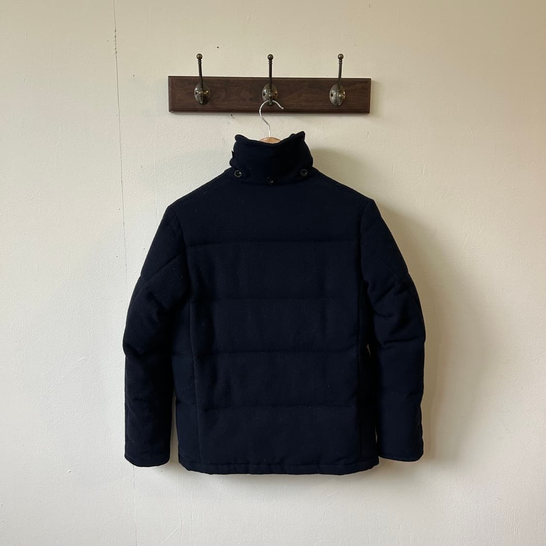 단톤 x 빔즈 다운 패딩 상품이미지6