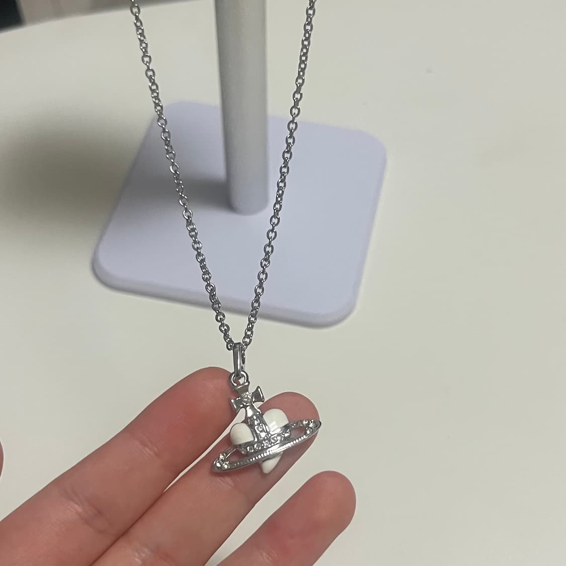 비비안웨스트우드 디아망떼 화이트 목걸이 상품이미지2