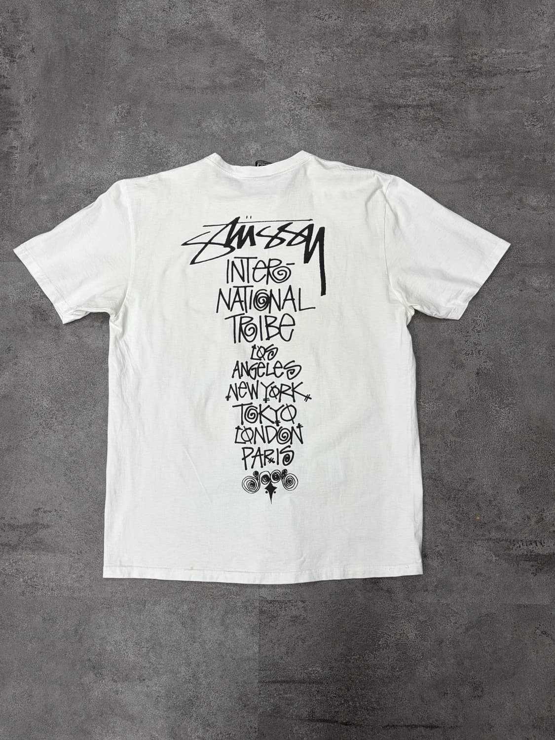 스투시 인터내셔널 화이트 반팔 티셔츠 상품이미지1