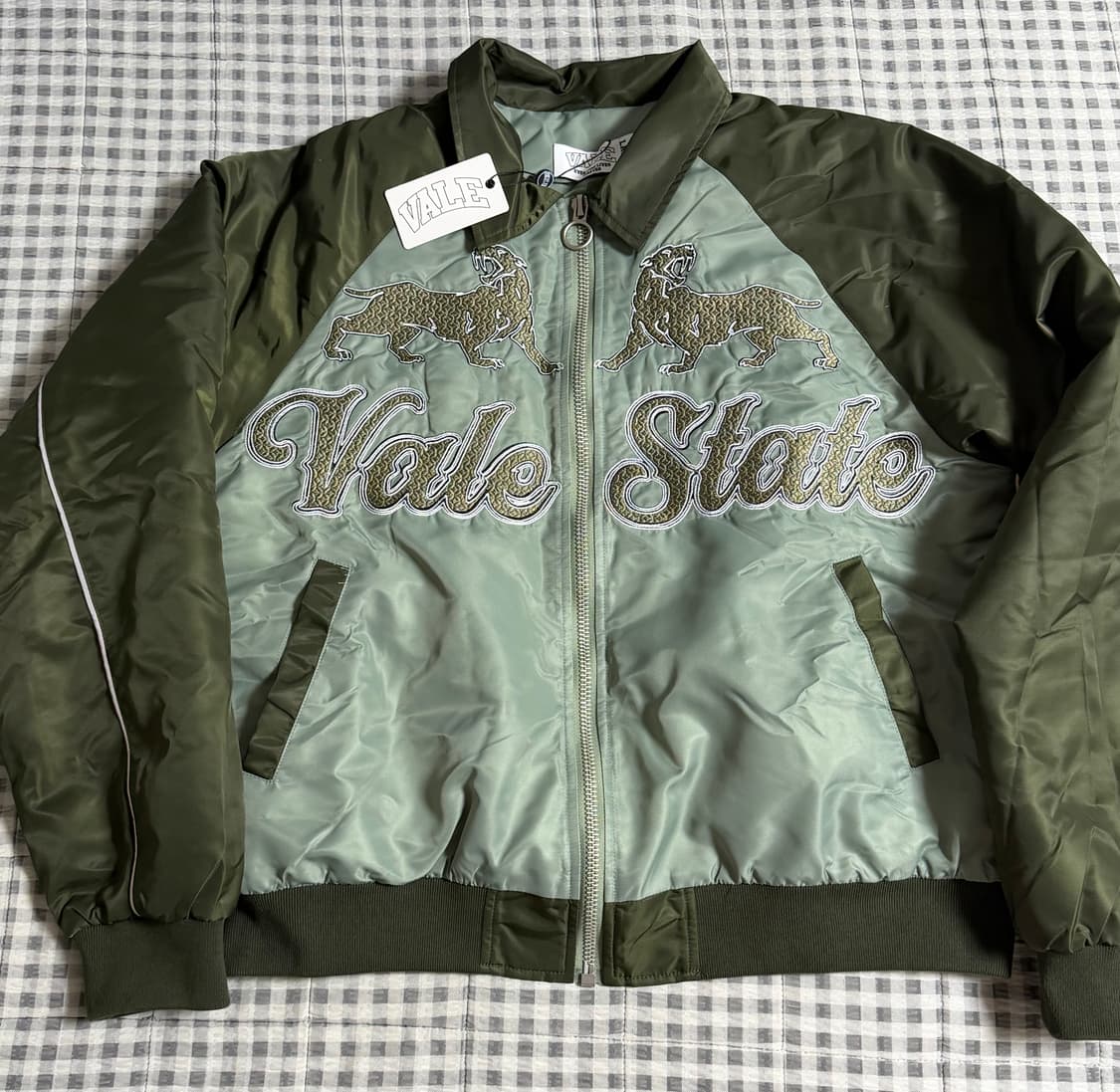 (L) Vale Forever 재규어 바시티 봄버 자켓 올리브 상품이미지2