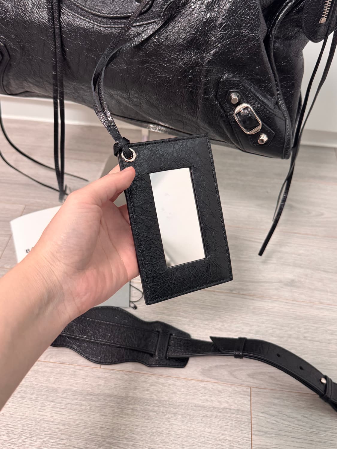 발렌시아가 모터백 시티백 미디움 블랙 상태A- 영수증o 상품이미지2