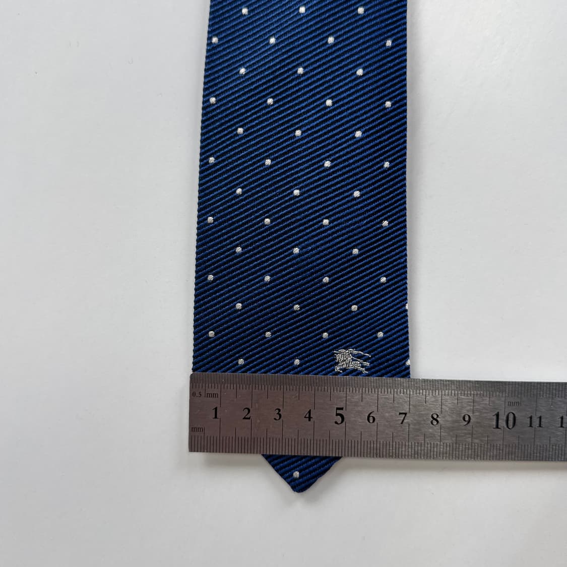 신형라벨 버버리 심플로고 명품 정품 넥타이 (Burberrys)6.9cm 상품이미지8