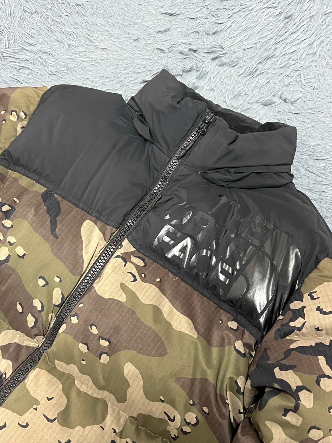 노스페이스 카모 구스다운 패딩 상품이미지2