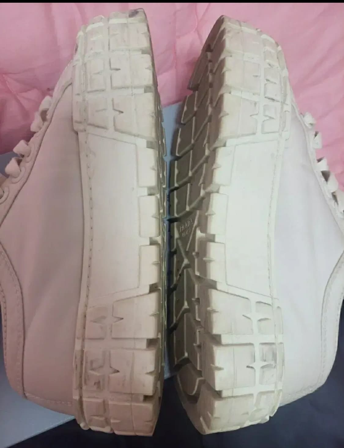 정품)급처상태좋음!프라다 삼각로고더블휠 개버딘 리나일론스니커즈키높이운동화 상품이미지7