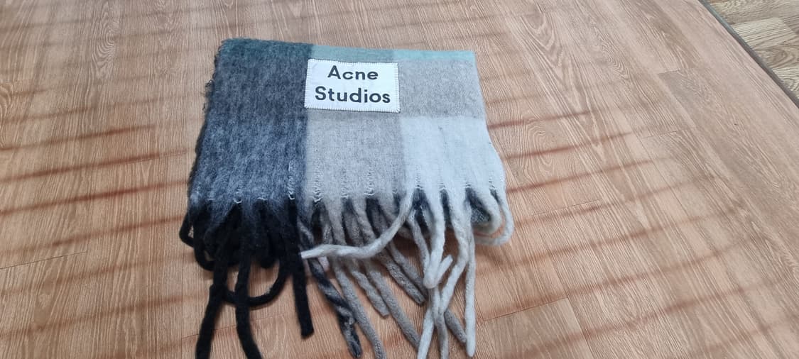 아크네 모헤어 머플러 상품이미지1