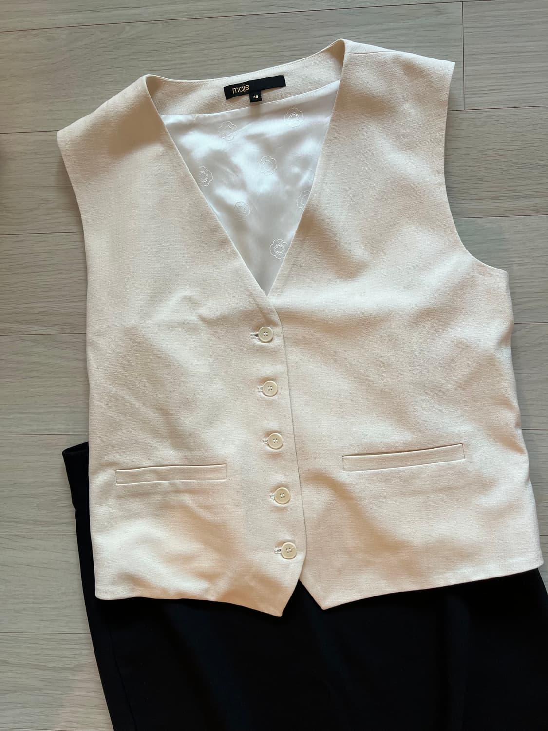 마쥬 베이지색 브이넥 베스트(조끼) 상품이미지1