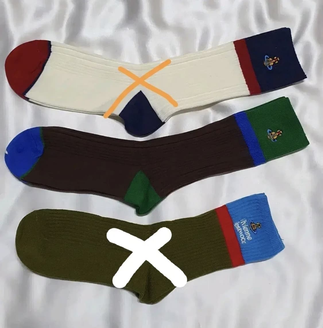 올리브 크림베이지 브라운 블루 네이비 그린 레드 비비안웨스트우드 양말 상품이미지7