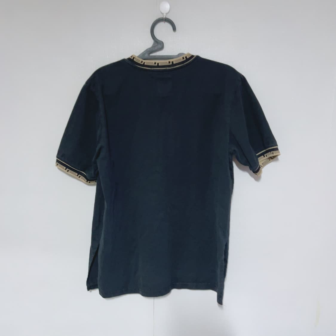 베르사체 블랙 로고 여름 공용 반팔티 상품이미지5