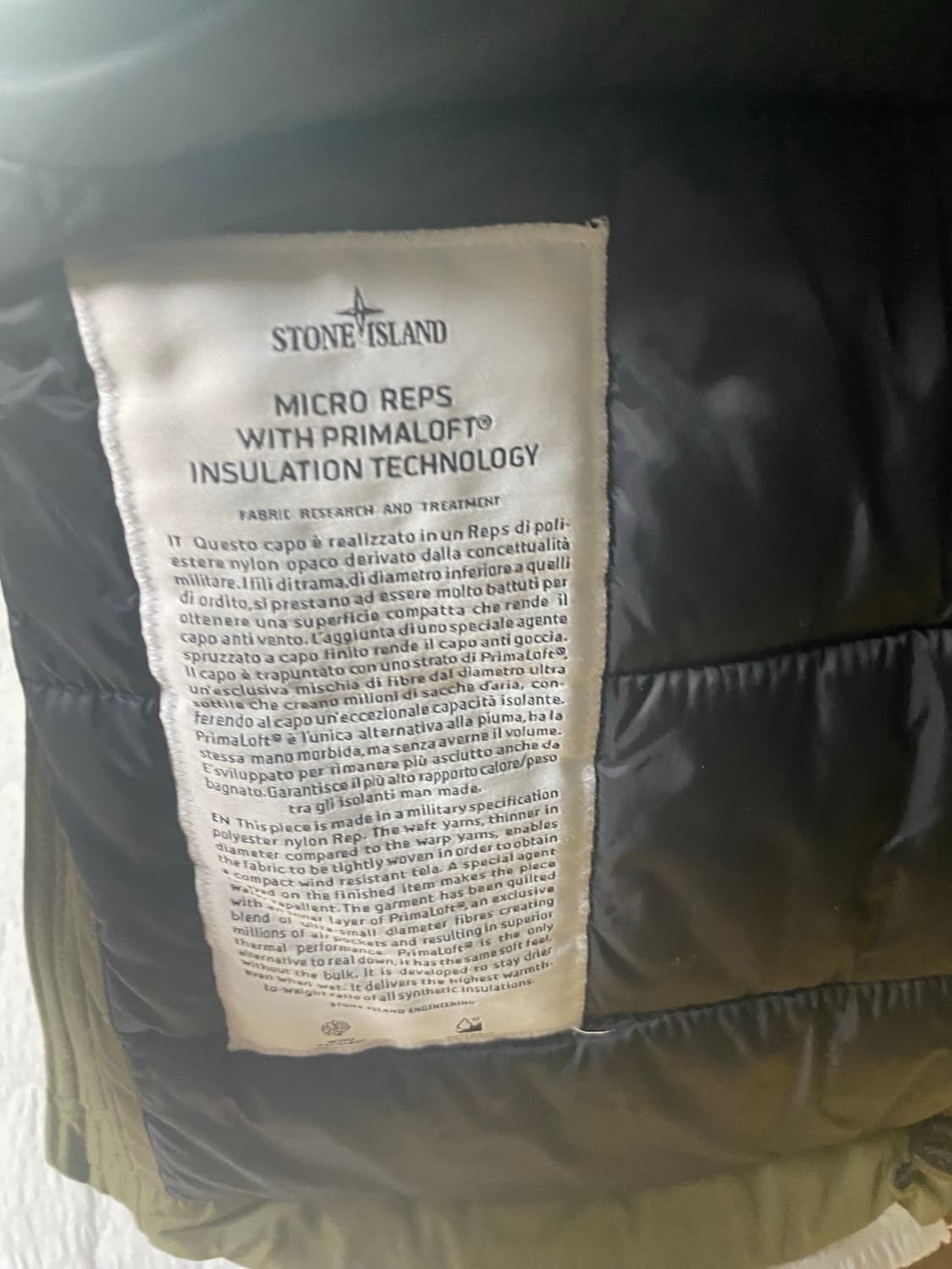 스톤아일랜드 마이크로랩스 와펜 패딩 (올리브 그린) 상품이미지3