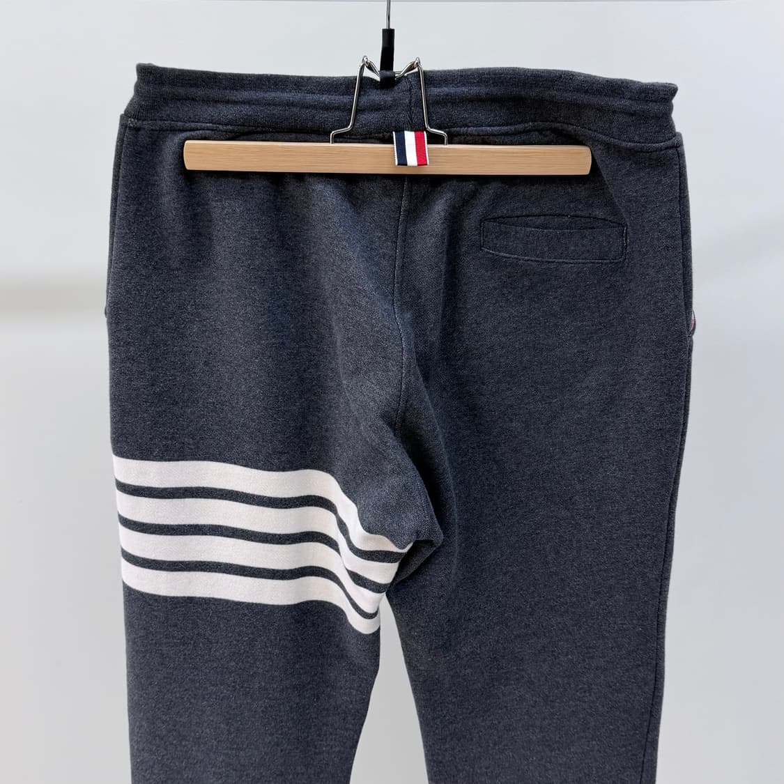 [S+급/1] 톰브라운 사선완장 트레이닝 조거팬츠 바지 다크그레이 상품이미지7