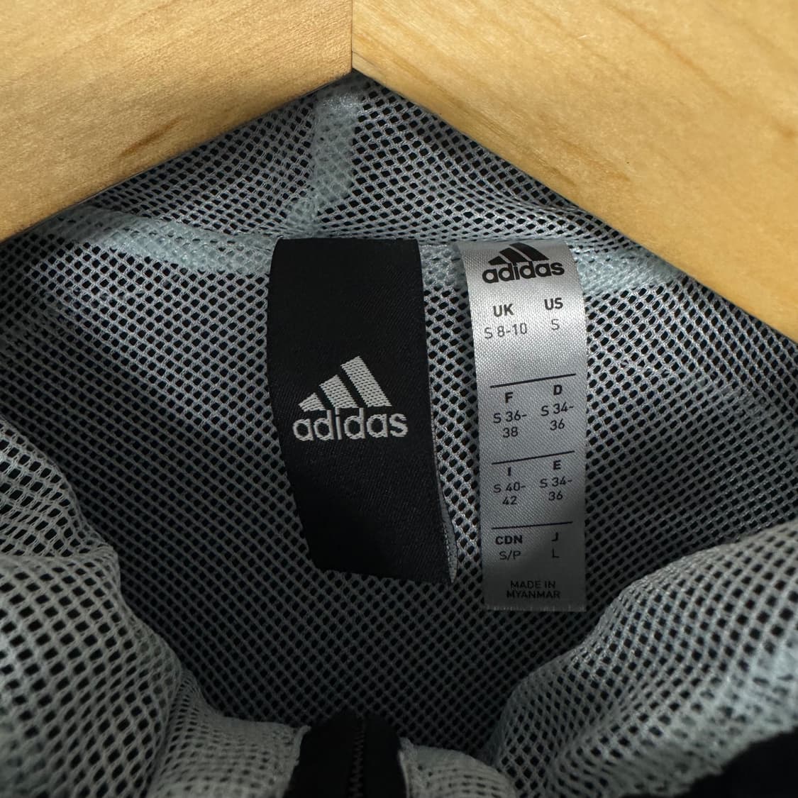 아디다스 크롭 바람막이 자켓 상품이미지3