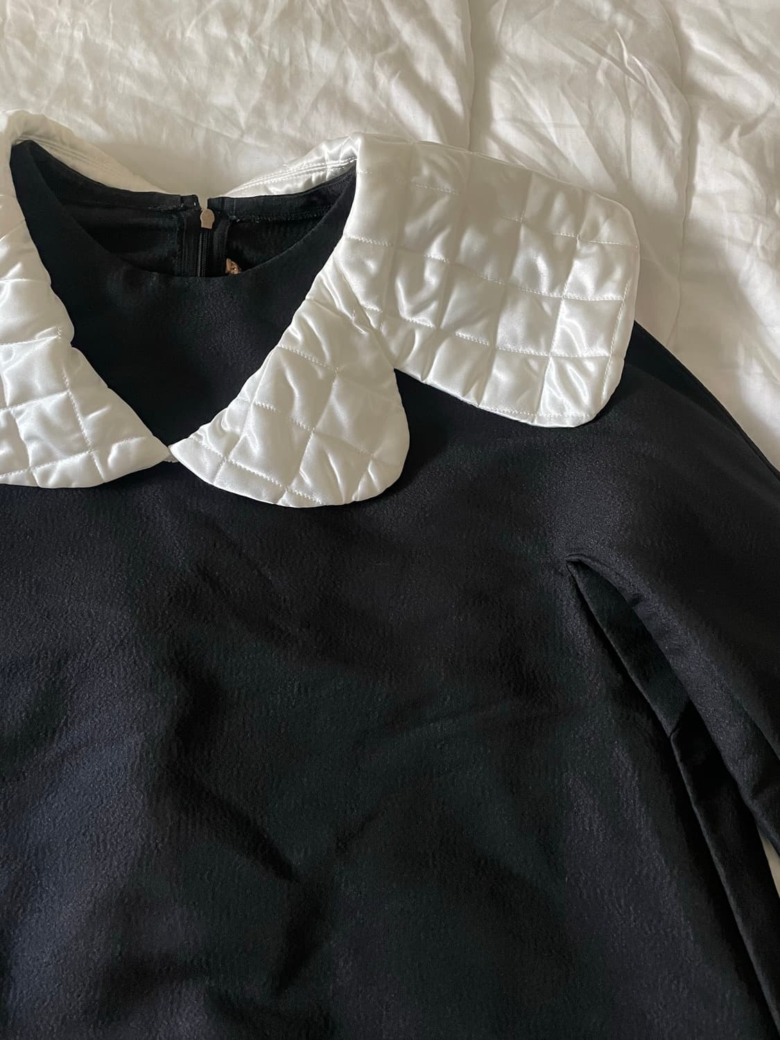 꼼데가르송 / 22FW 퀼팅 빅카라 볼륨미너스 원피스 상품이미지1