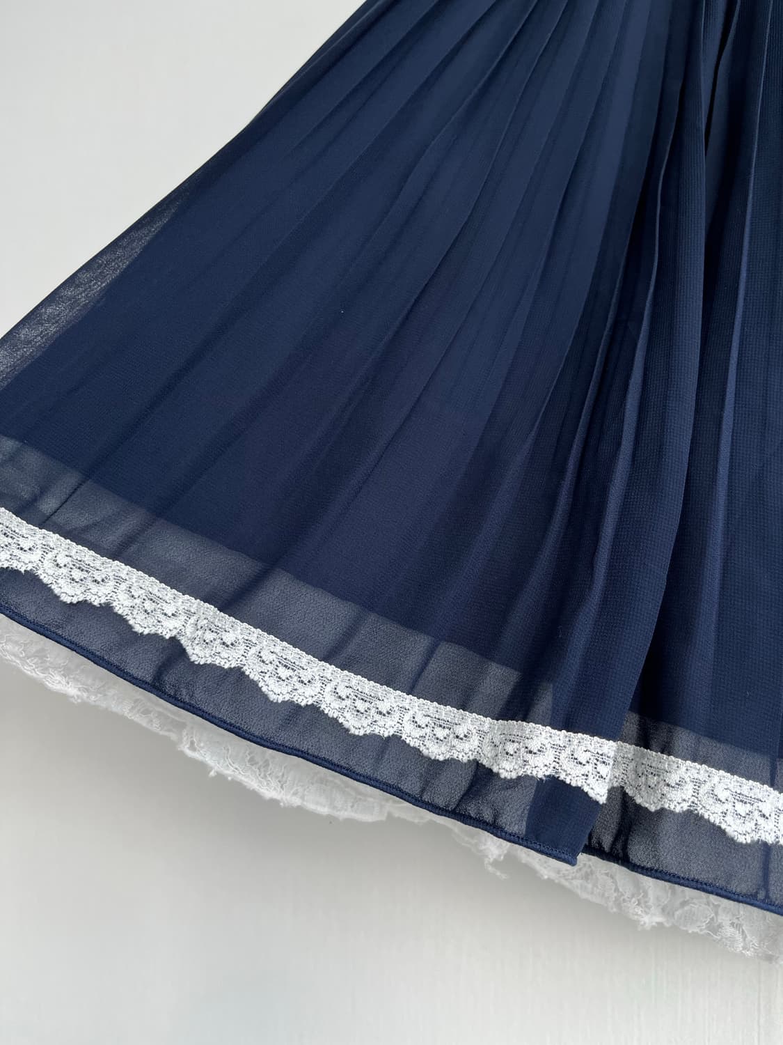 네이비 플리츠 레이스 스커트 상품이미지3