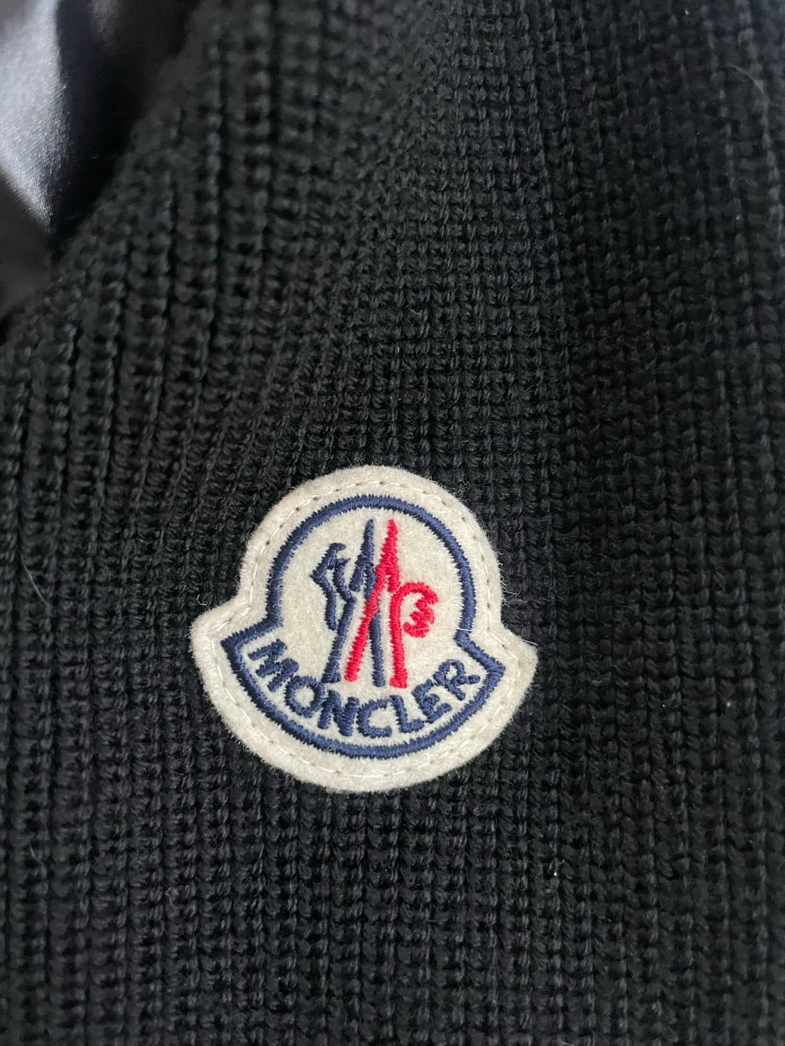 몽클레어 그래픽 니트 패딩 L 정품 급처 상품이미지3