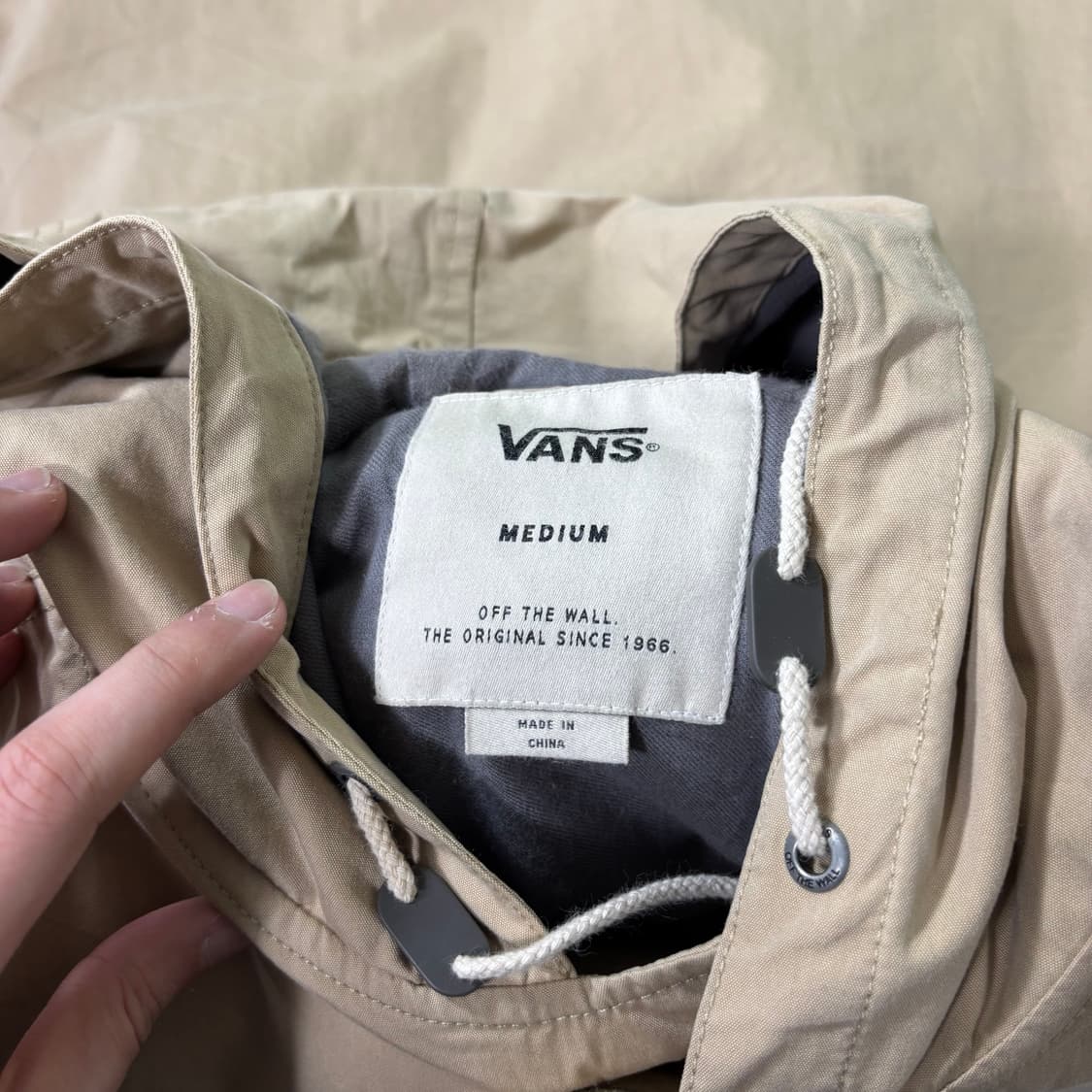 M 반스 베이지 후드 점퍼 상품이미지3