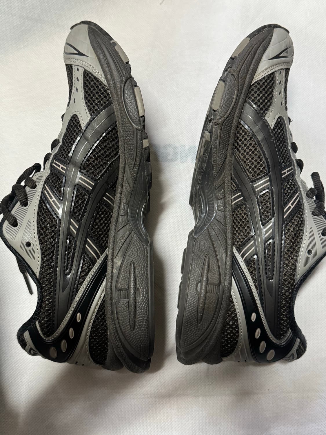 아식스 아트모스 언더마이카 젤카야노14 페퍼블랙 260사이즈 상품이미지3