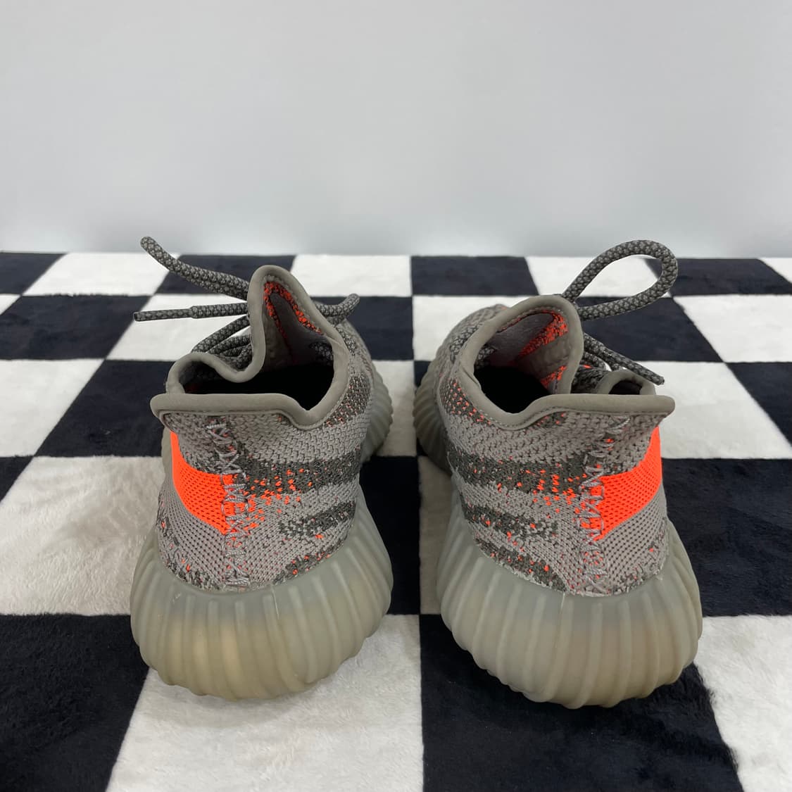 아디다스 이지 부스트 250 V2 벨루가 235mm 상품이미지4