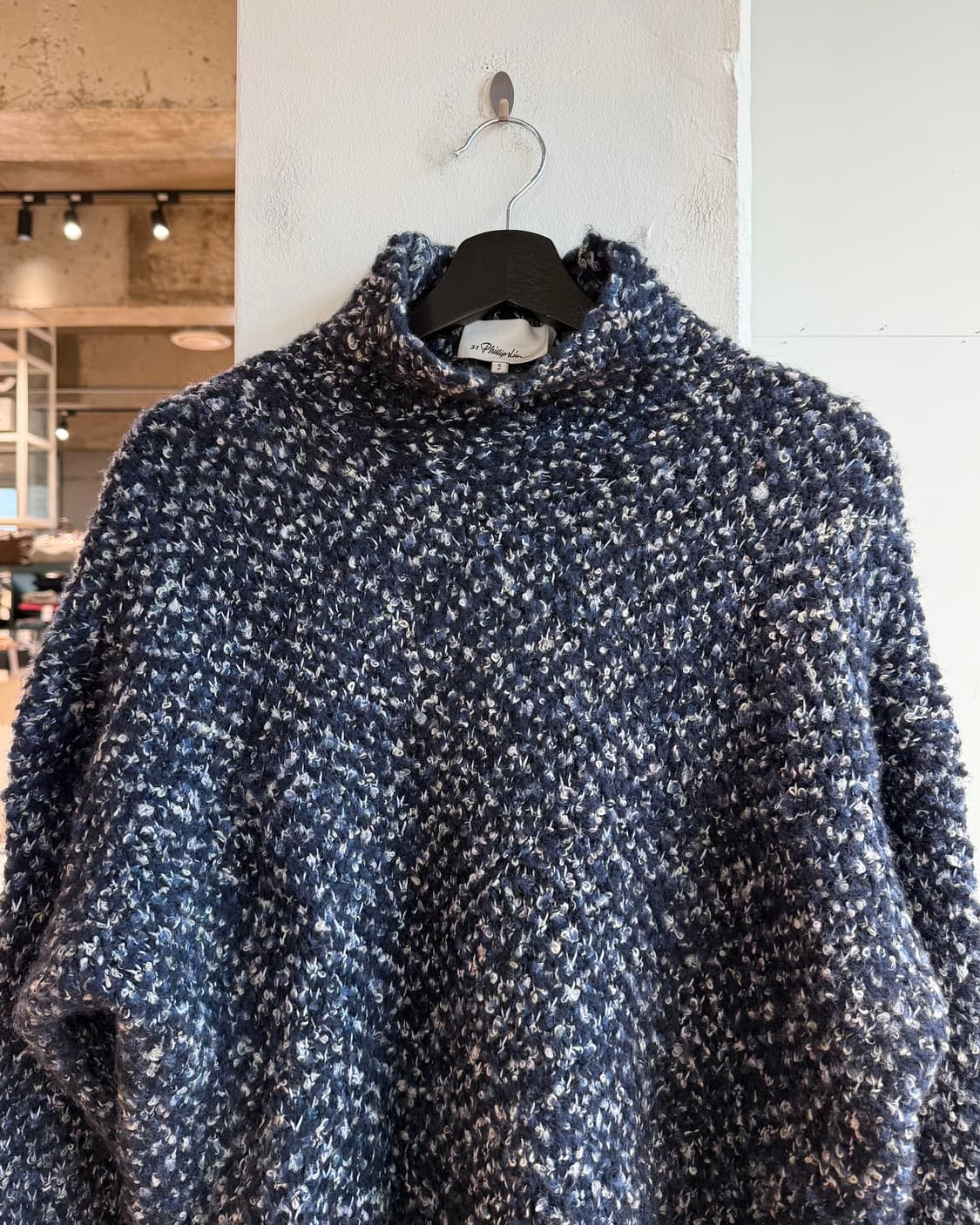 3.1 필립림 네이비 부클레 자카드 모크넥 니트 상품이미지3