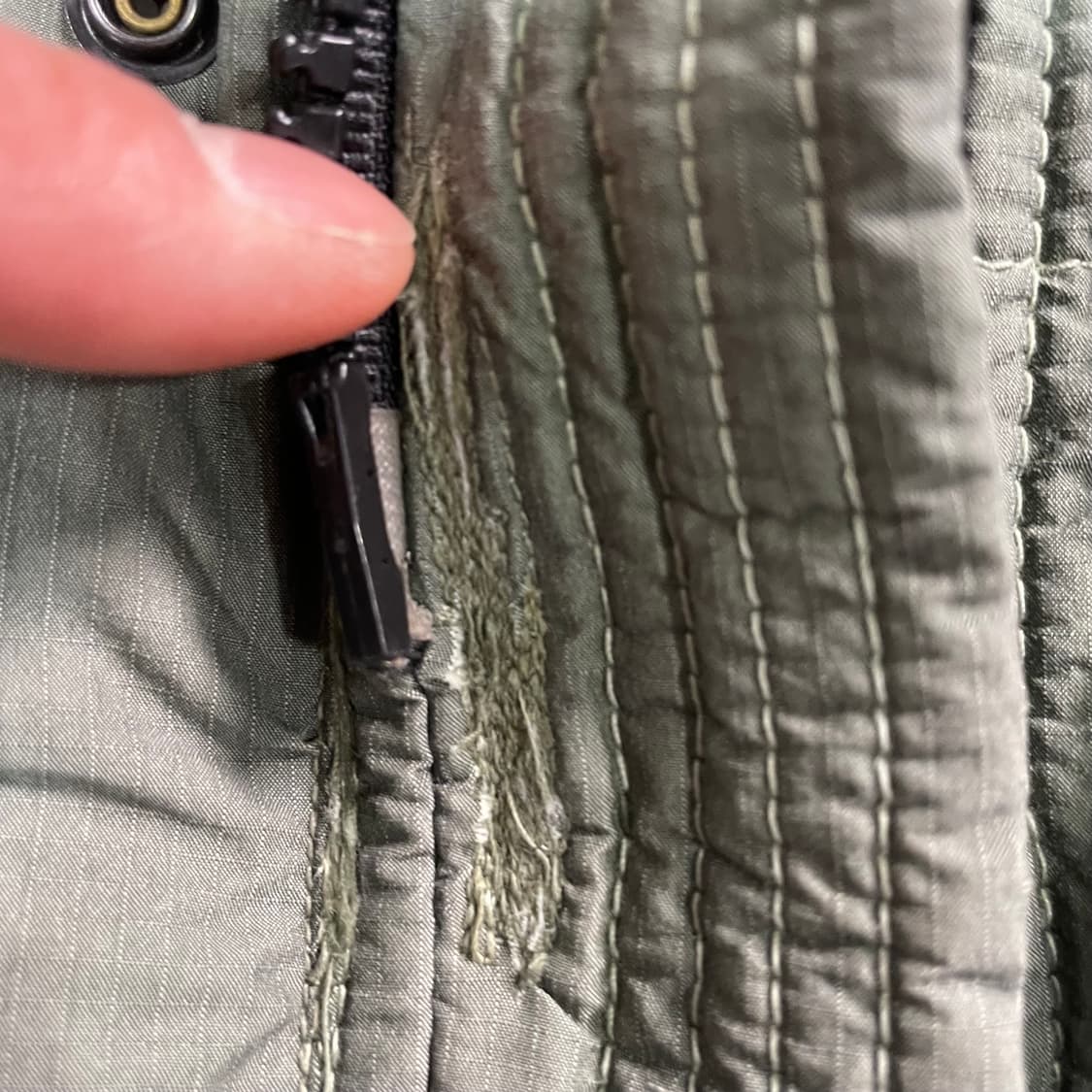 스톤아일랜드 카키 코튼/나일론 립스탑 다운 패딩 상품이미지6