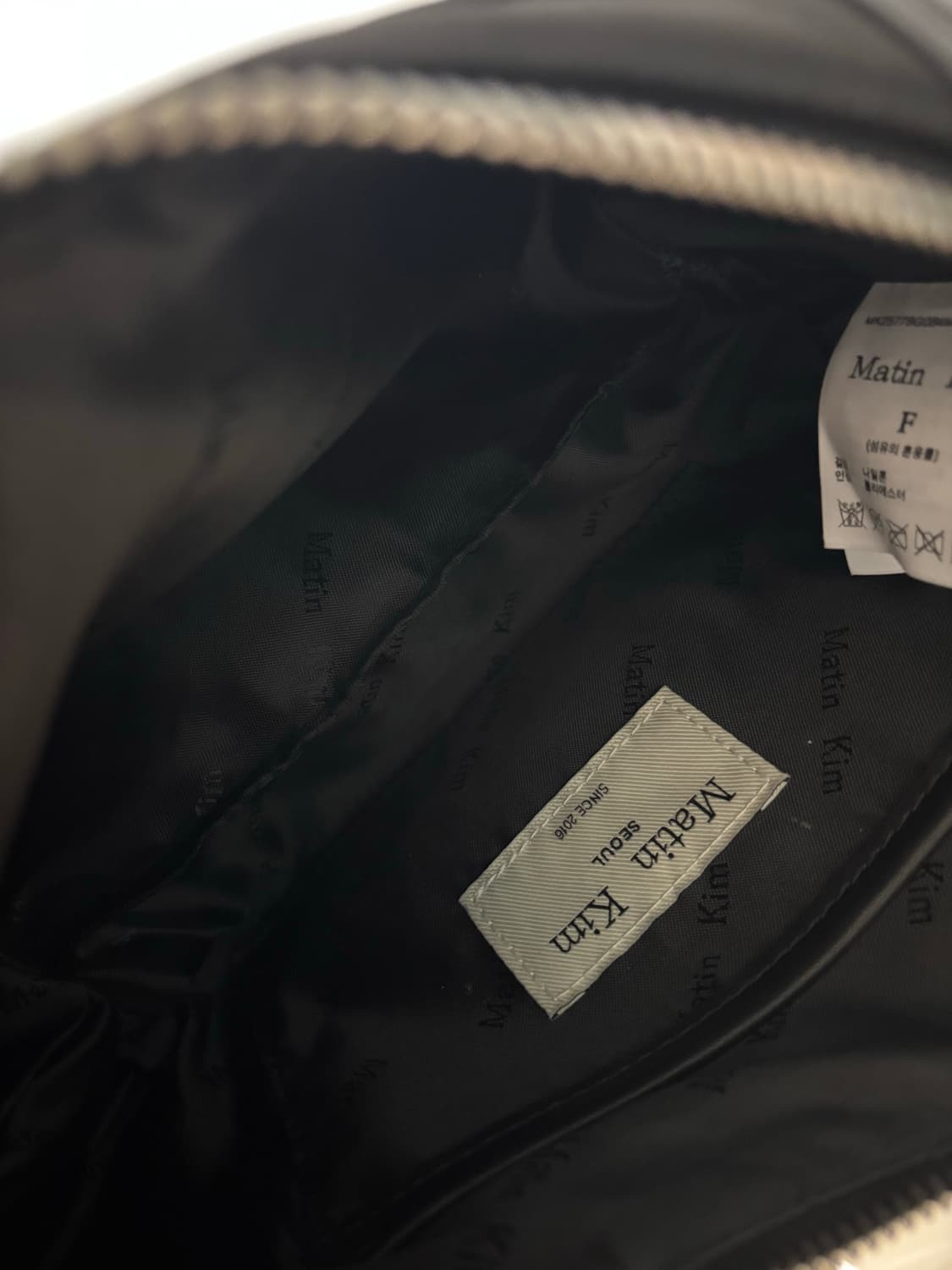 마뗑킴 패브릭 아크 호보백 블랙 상품이미지4