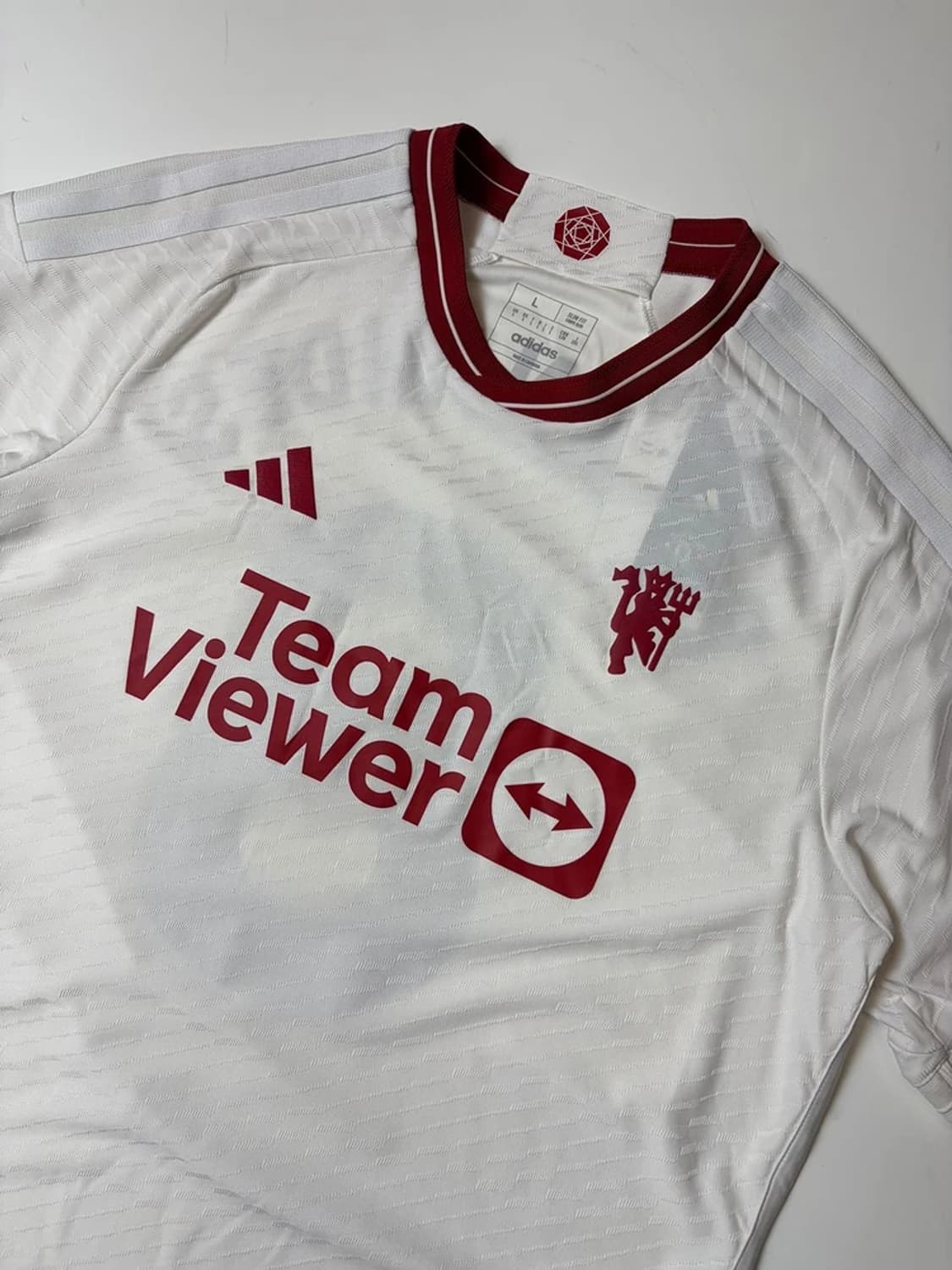 맨체스터 유나이티드 23-24 서드 반팔 유니폼 PN9377 상품이미지2