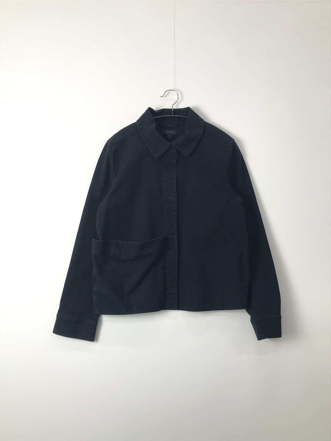 COS Black Single Pocket Shirt Jacket 상품이미지4