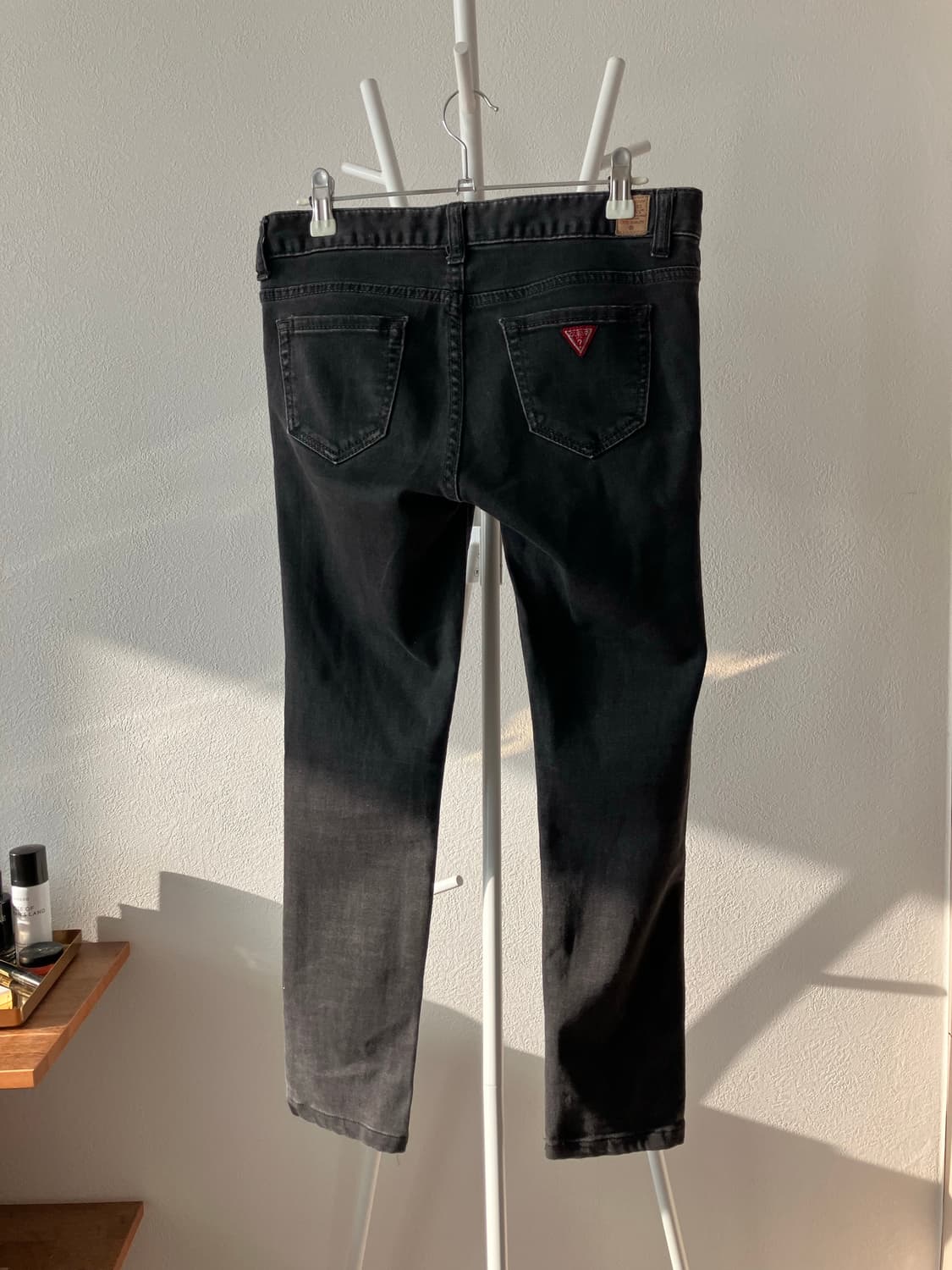 게스 흑청바지 스키니진 블랙데님 게스진 27인치 상품이미지3