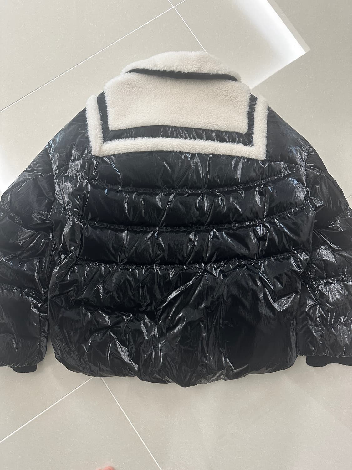 오즈세컨 블랙 숏패딩 상품이미지3