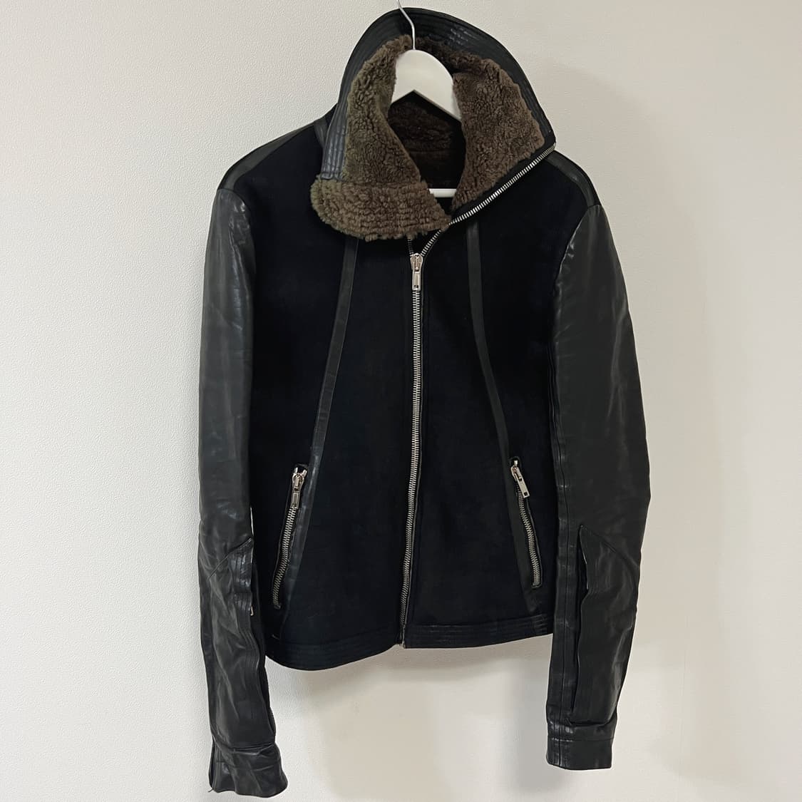 릭오웬스 12FW "MOUNTAIN" 하이넥 양가죽 무스탕 자켓 상품이미지1