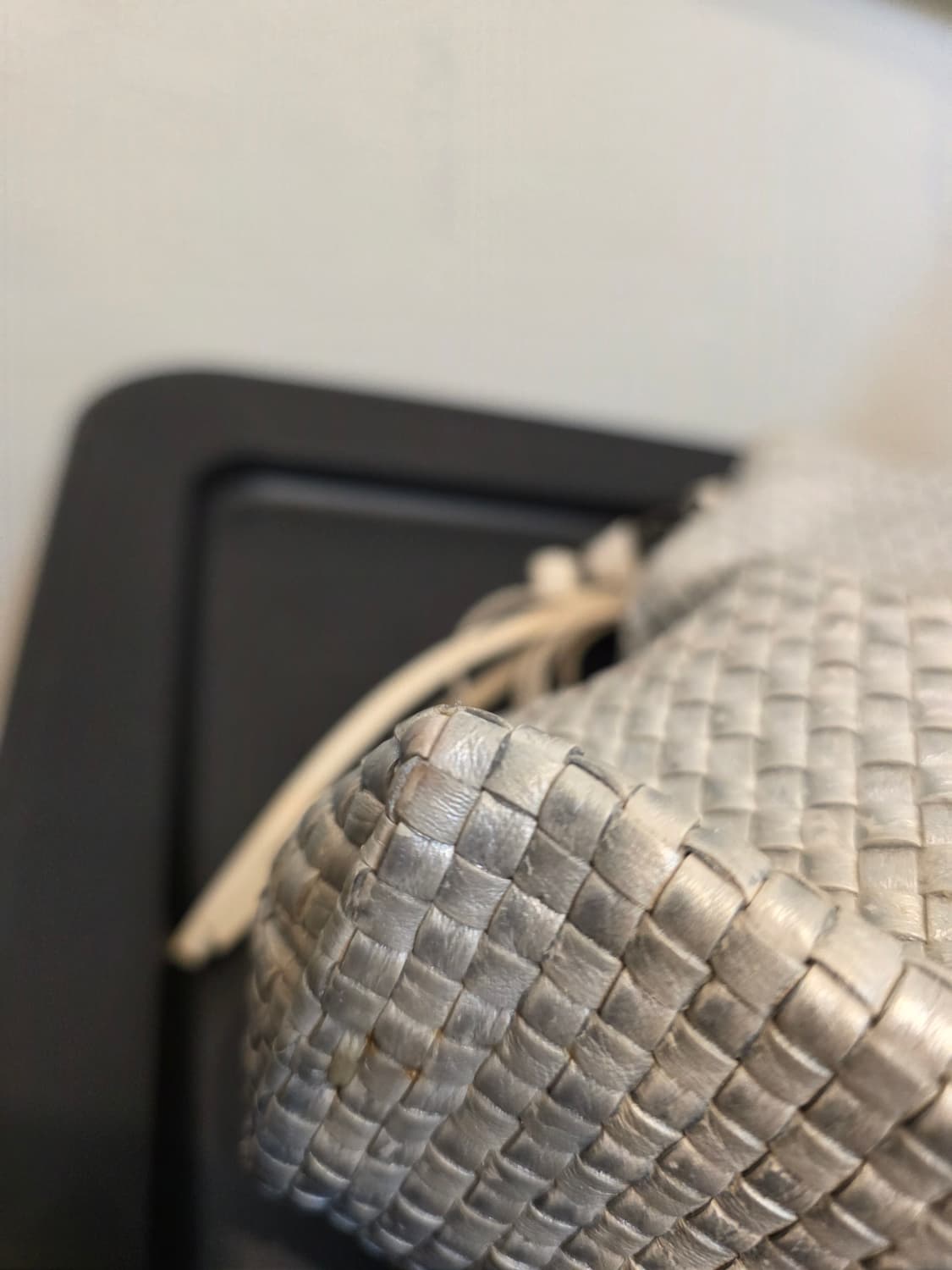 헨리베글린 양가죽 위빙 실버 크로스백 상품이미지8